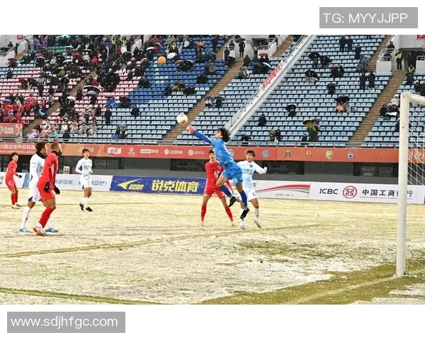 足球卡片收藏热潮席卷全球 球迷与投资者共赴足球狂欢盛宴